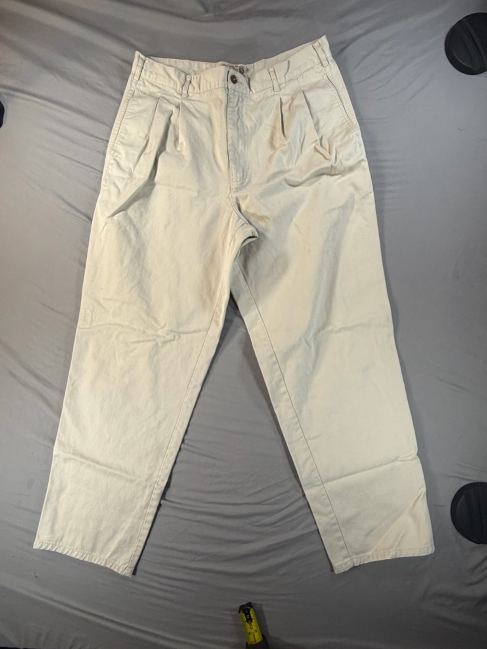 Abercrombie & Fitch Men's Cream Pleated Chino Pants
